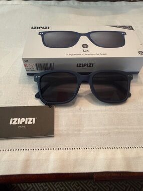 Izipizi Sunglasses Navy Blue Frame